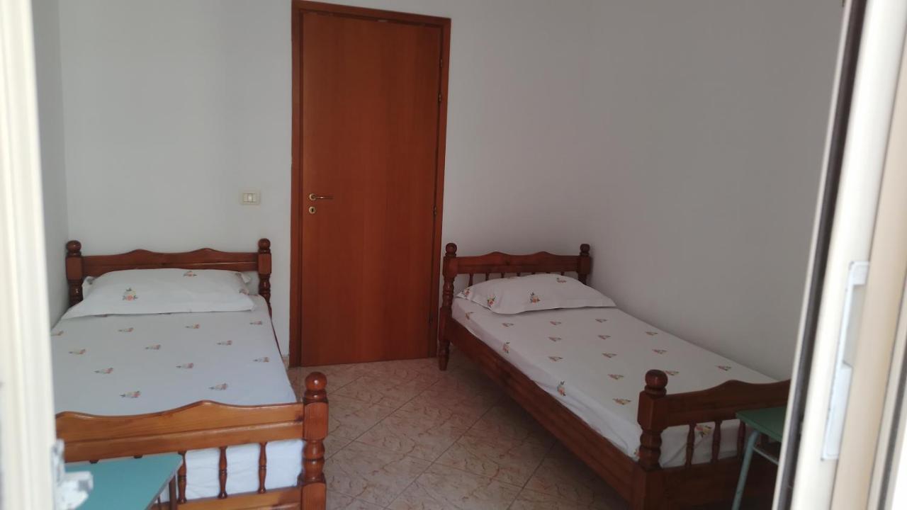 Home Vlorë Exterior foto